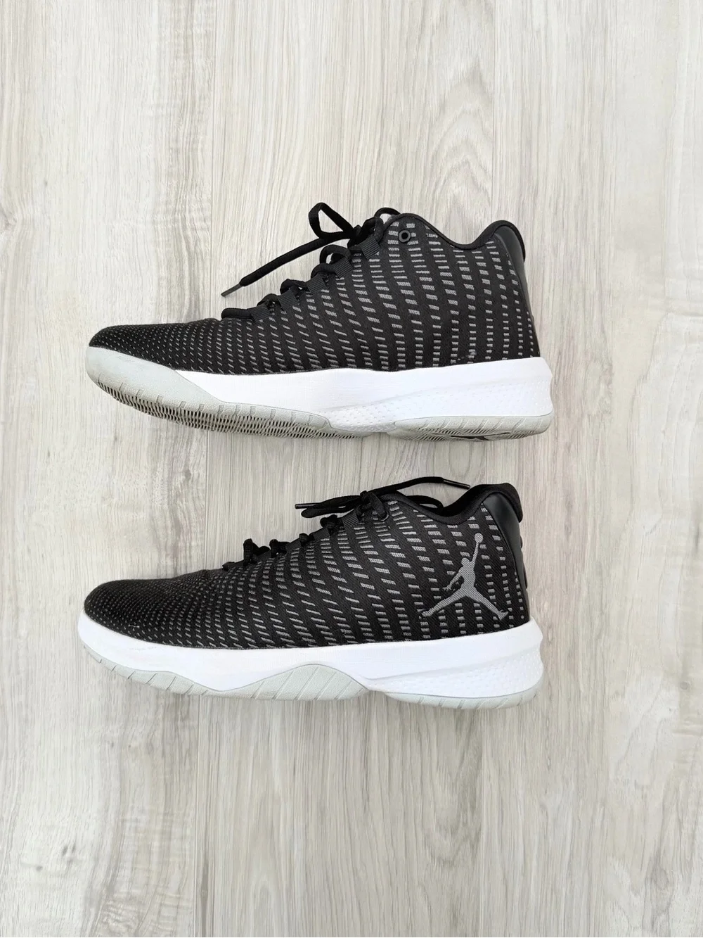 Nike Air Jordan B. Fly sneakers in a Black/Dark